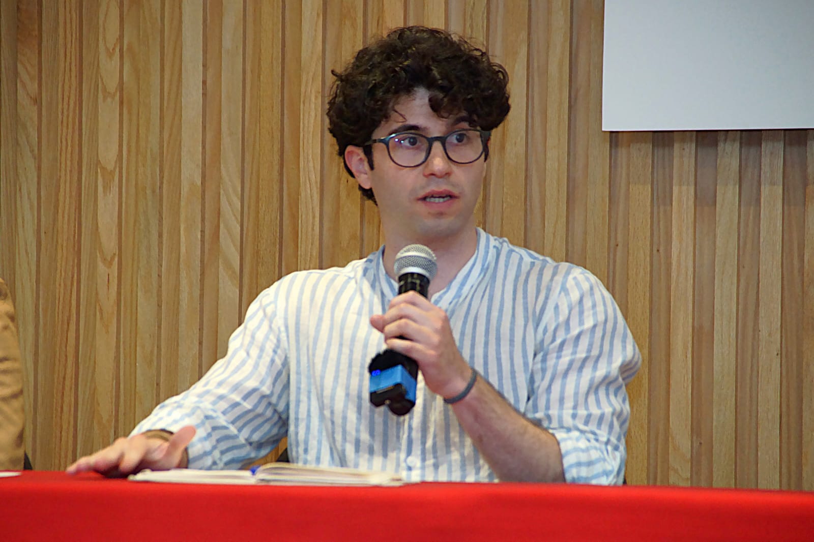 El CIE-UATx fue sede del conversatorio 'Competencias a debate: Trayectorias divergentes de la educación en México y España'